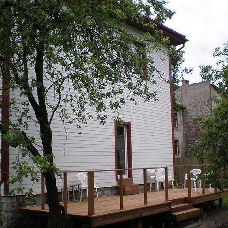 Vabriku Guesthouse Таллин Экстерьер фото